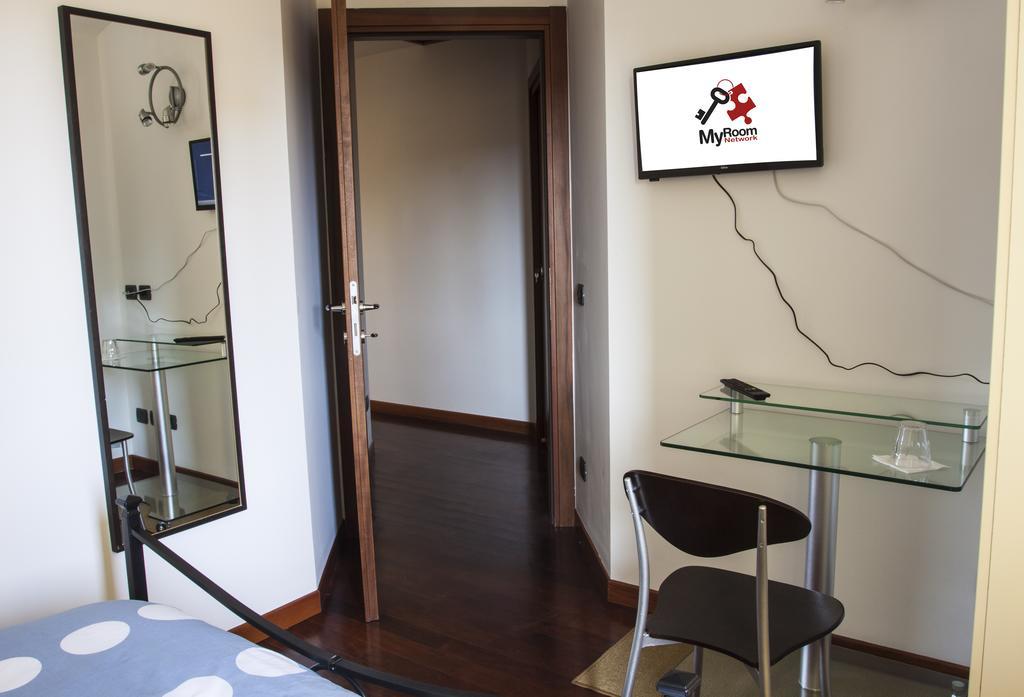 Myroom Guest House แบร์กาโม ภายนอก รูปภาพ