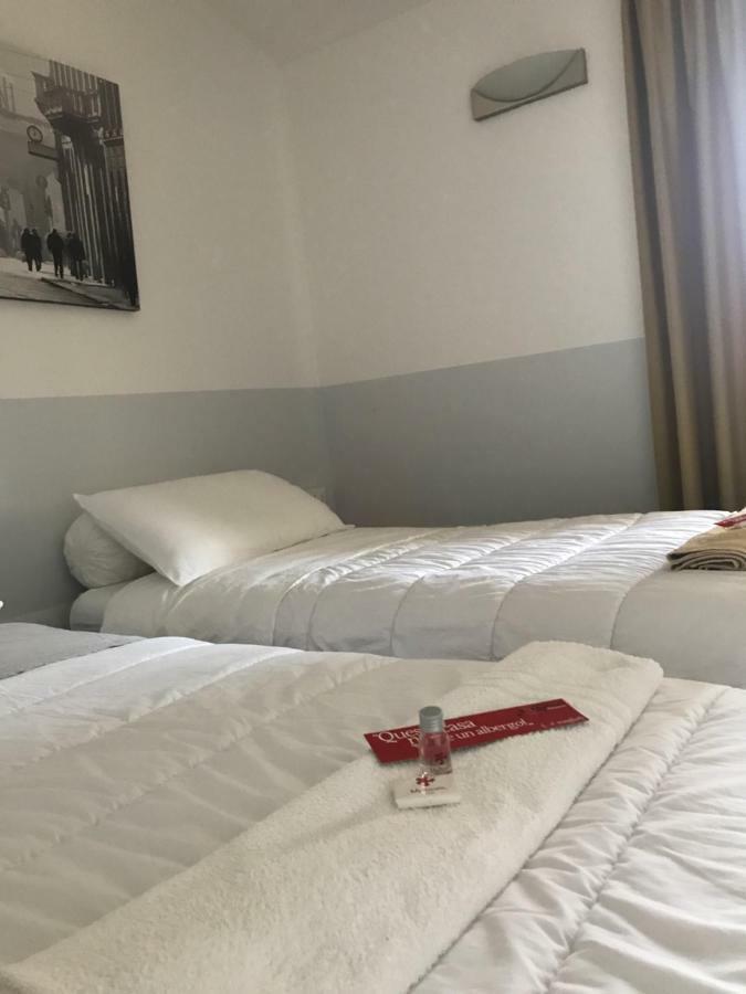 Myroom Guest House แบร์กาโม ภายนอก รูปภาพ